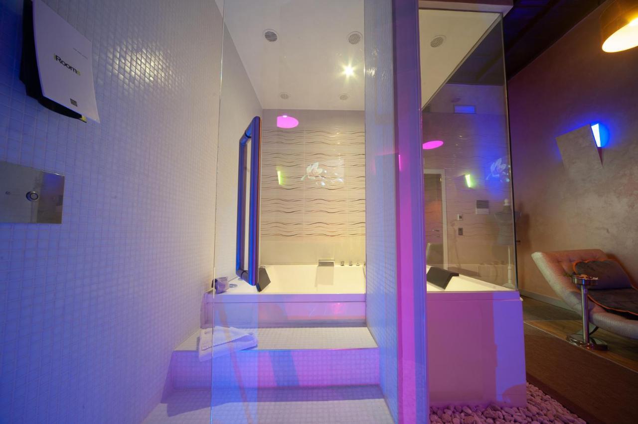Irooms Jacuzzi Affittacamere 2*